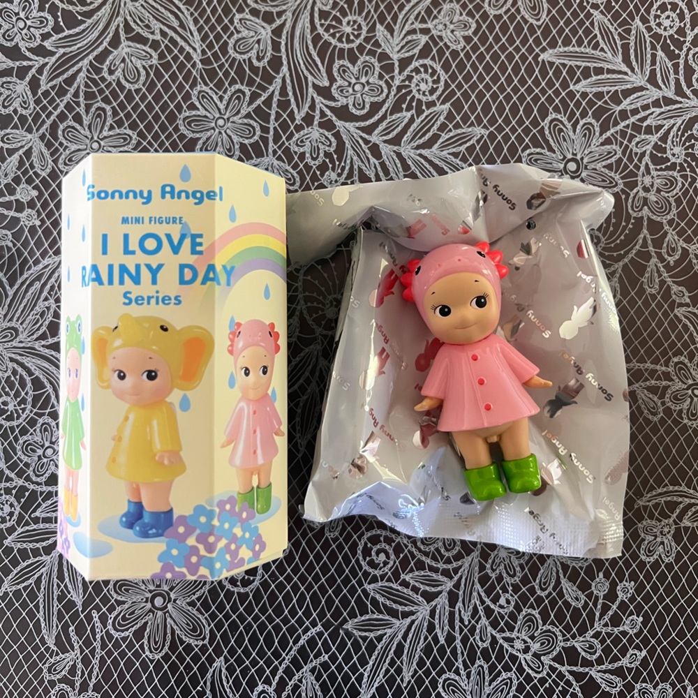 Sonny Angel “I love Rainy Days” axolotls